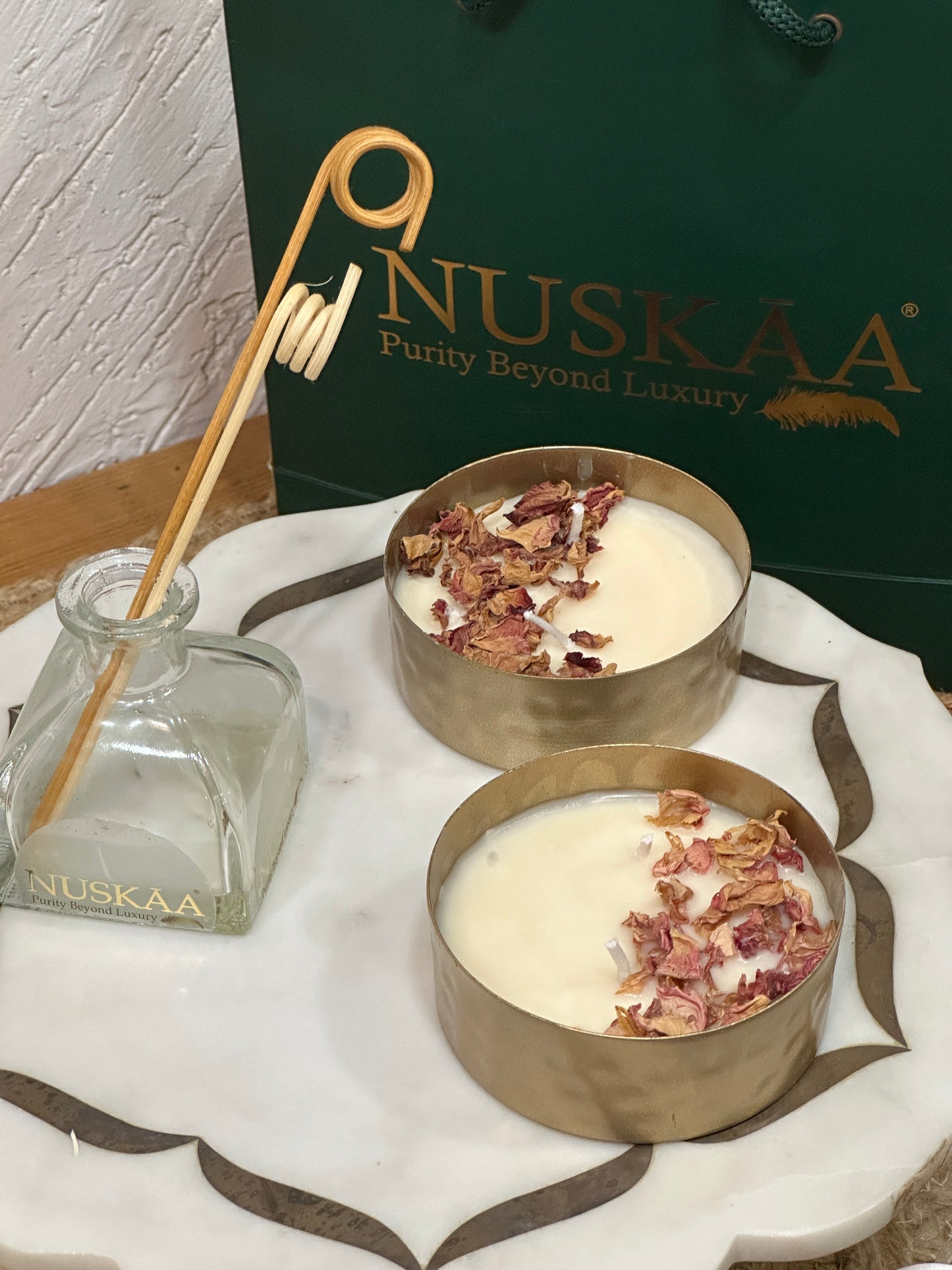 Luxurious Gold Round Container Candle - Soy wax with rose petals - Set Of 2