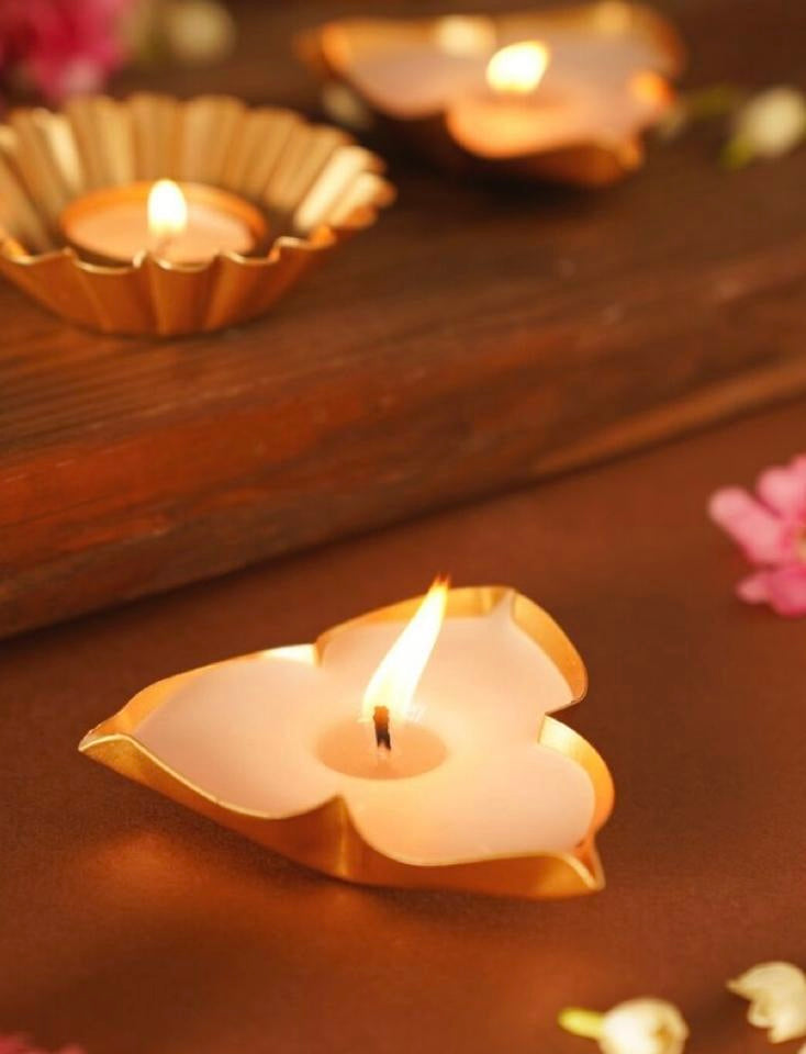 Set of 4 - Leaf Shape Metal Urli Scented Candle | Home Decor candle | Festive Urli Candle | Urli bowl candle set